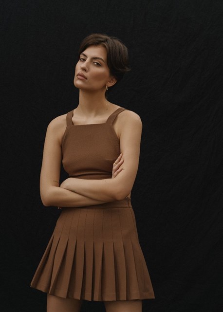 Skirt with pleats in mini length - photo 10802