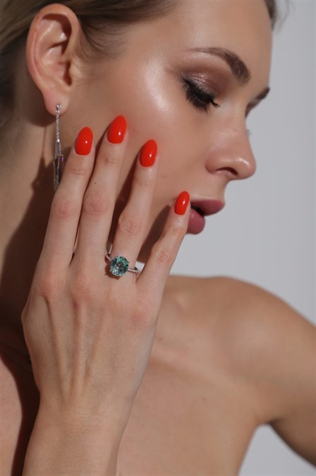 Cocktail ring with blue crystal - photo 12242