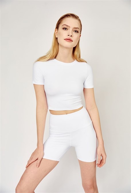 Cropped T-shirt "White Motion" - photo 16357