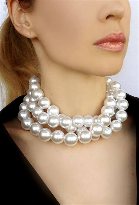 choker of large pearls - photo 20055