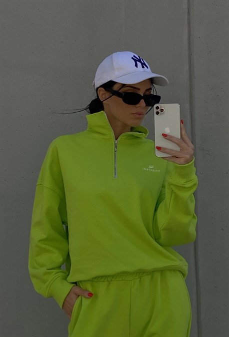 sweatshirt - photo 24022