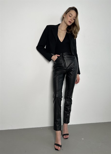 Leather trousers - photo 28933