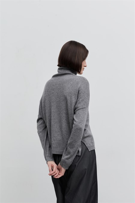 Sweater - photo 29355