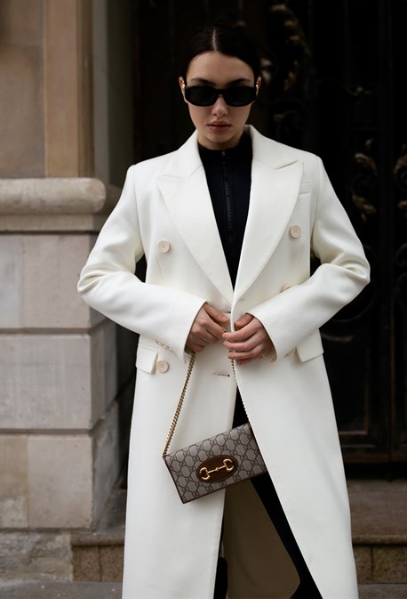 White fitted coat - photo 31733