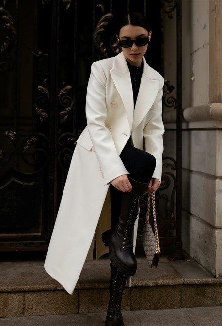 White fitted coat - photo 31734