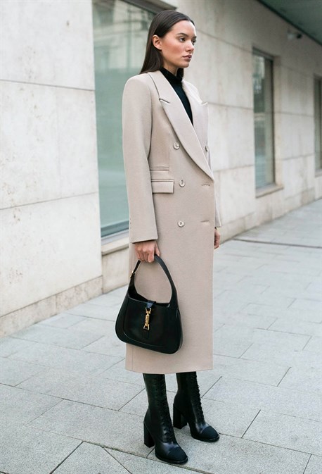 Light beige straight coat - photo 31737