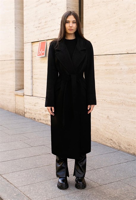 Women's Black Oversize Coat - photo 31811