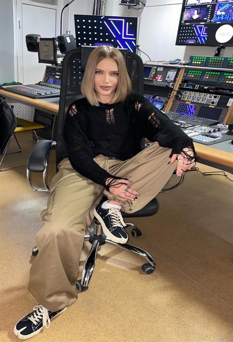 Sweater - photo 32349