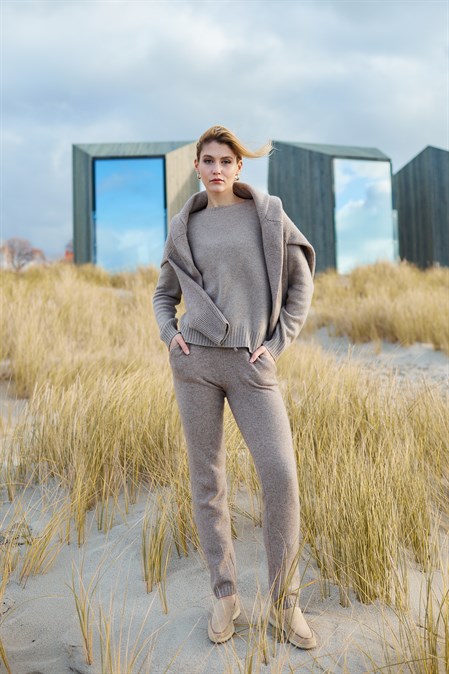 Sweater - photo 36033