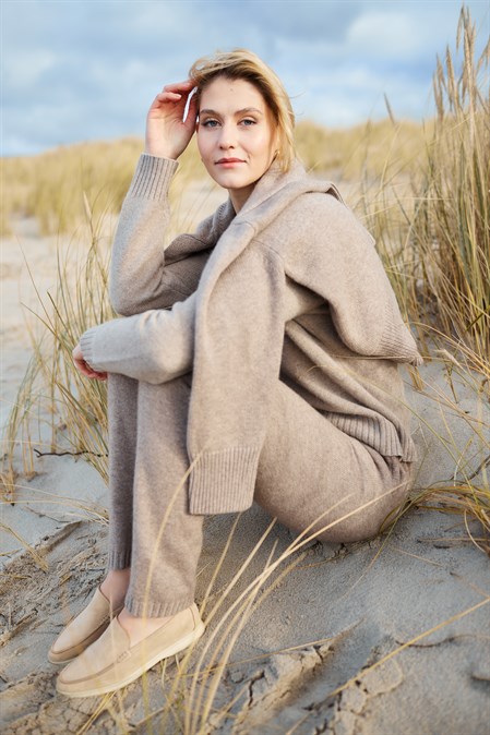 Sweater - photo 36034