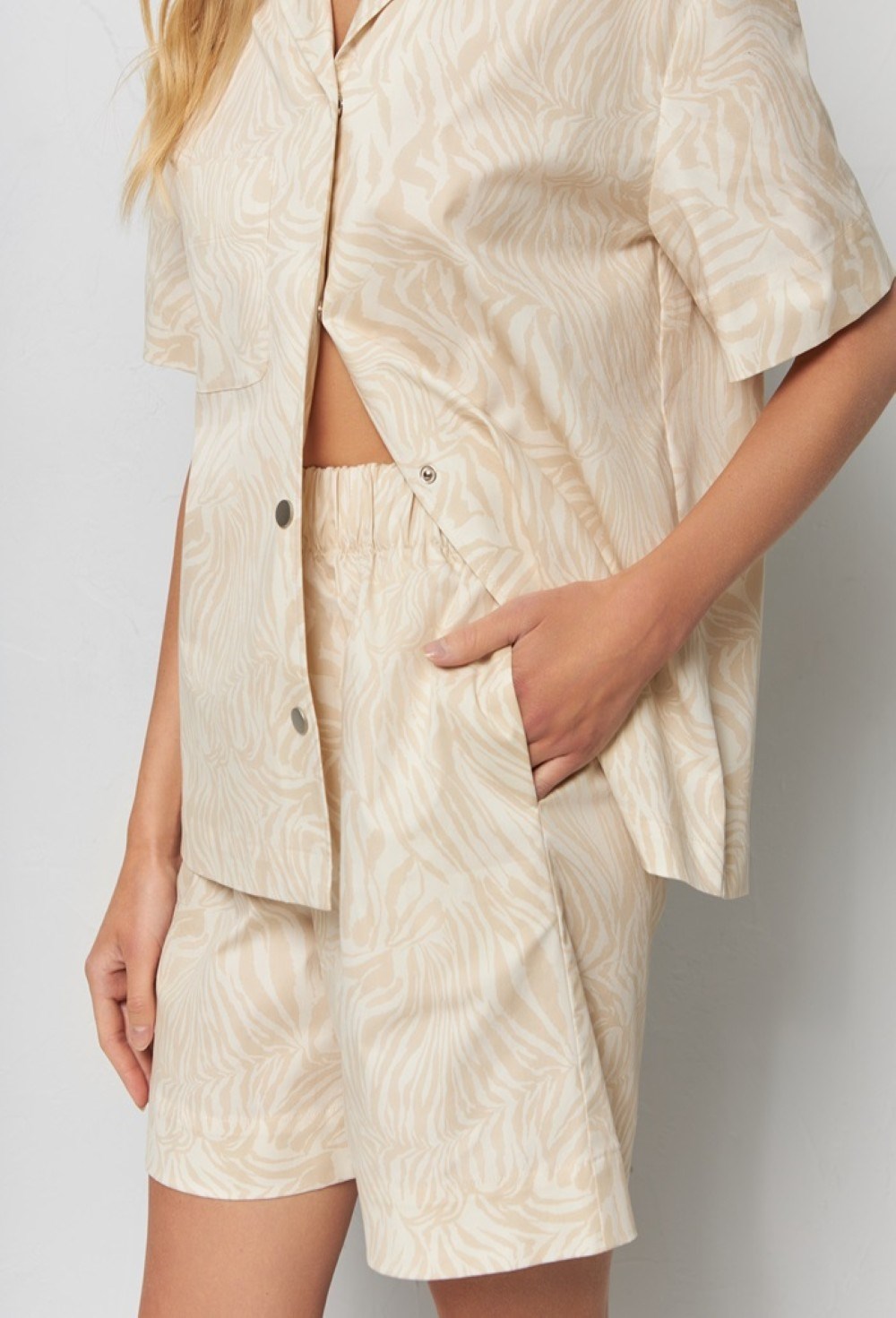 Shorts - photo 43609