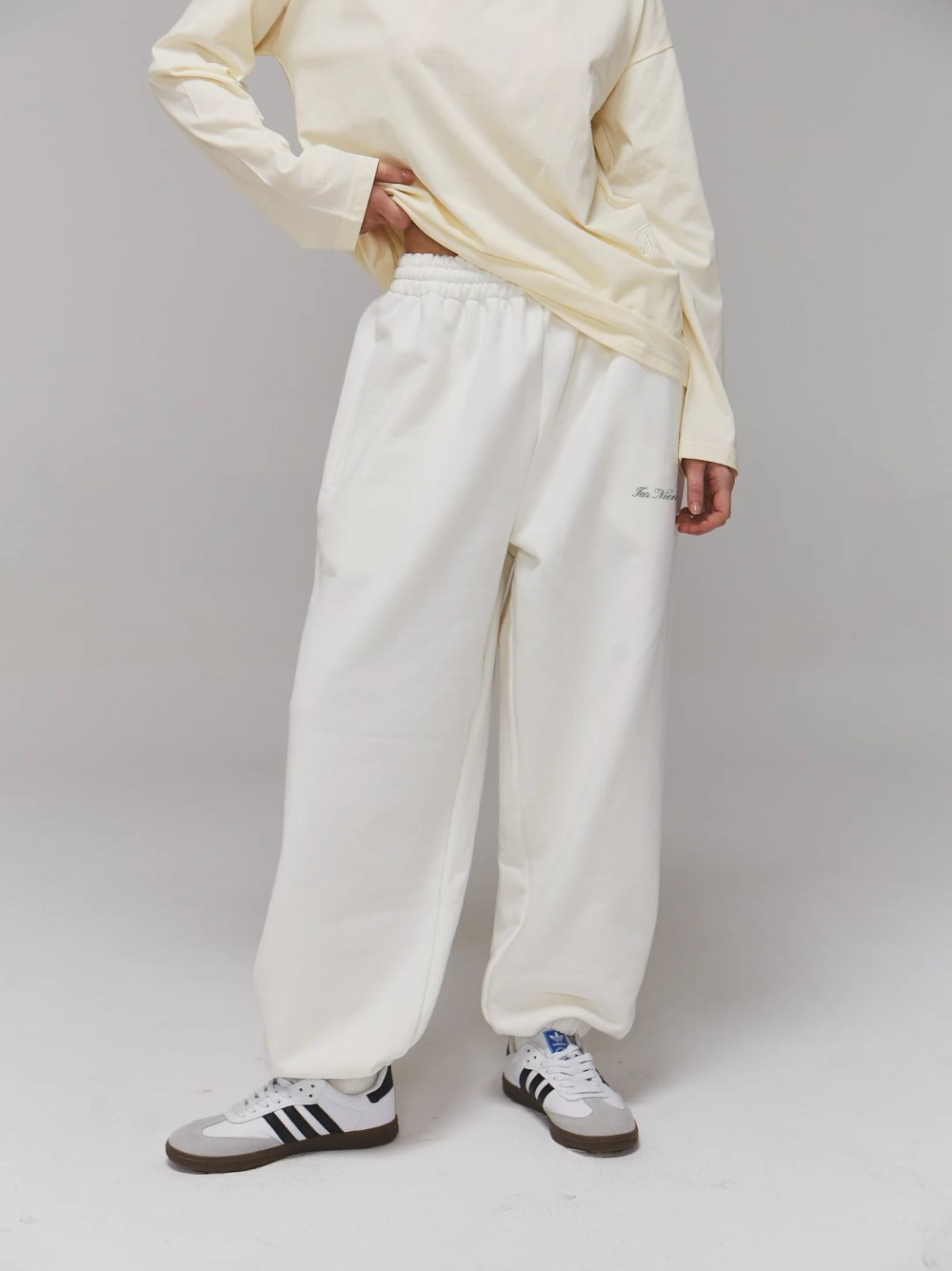 Joggers - photo 47736