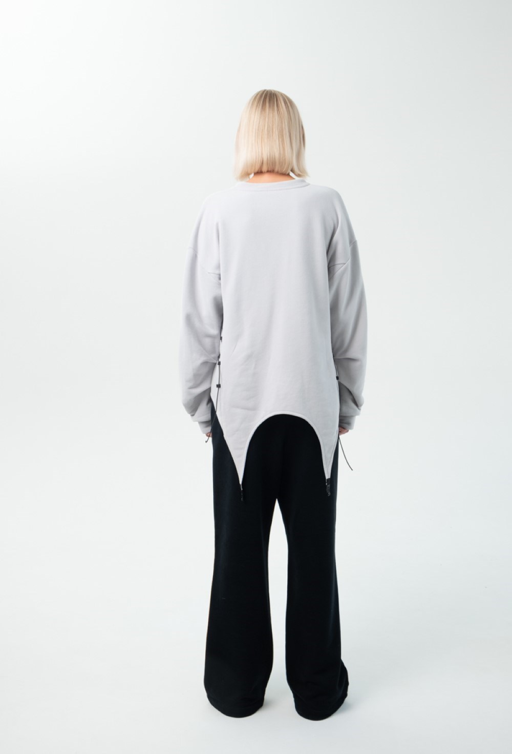 Sweatshirt with garters - photo 50326