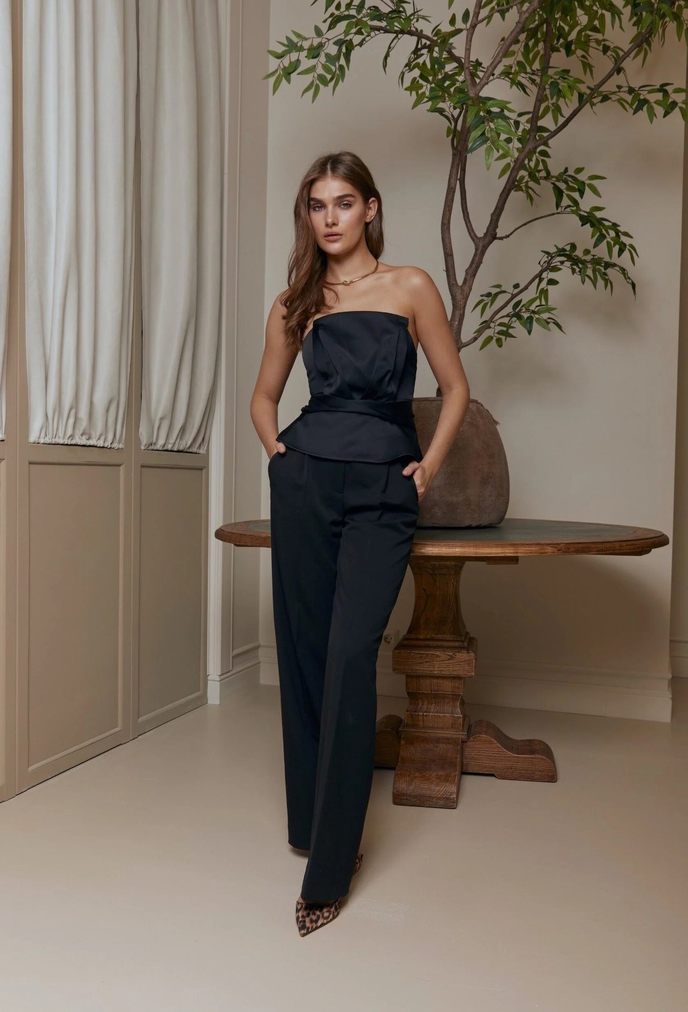 Black trousers with a crease - photo 55158