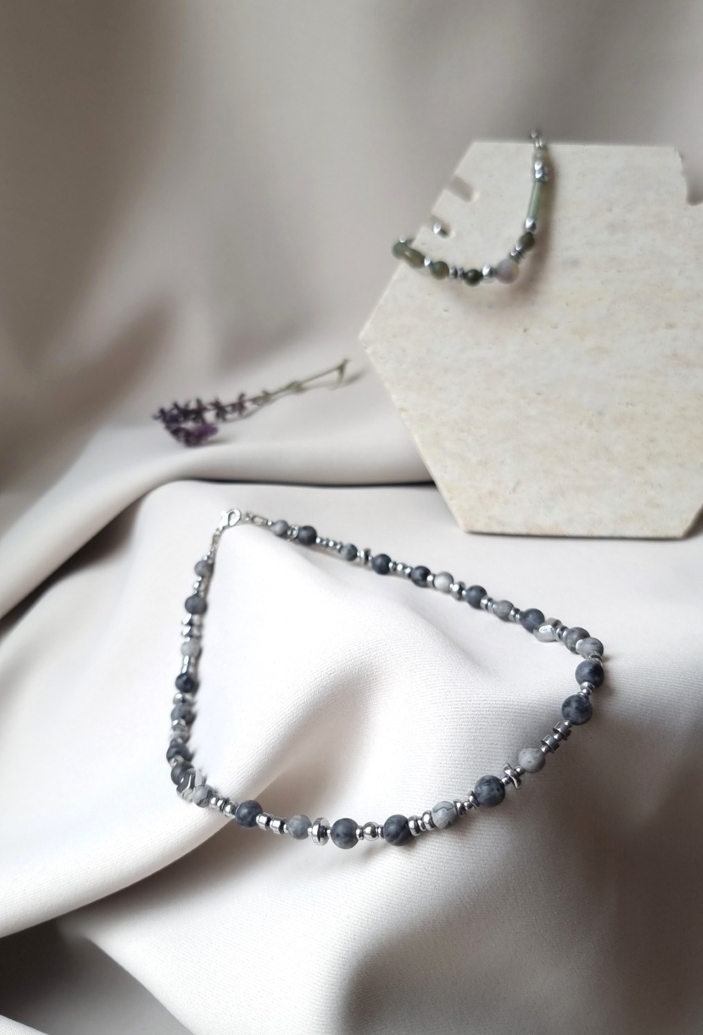 Gray Minimalism Necklace - photo 55408