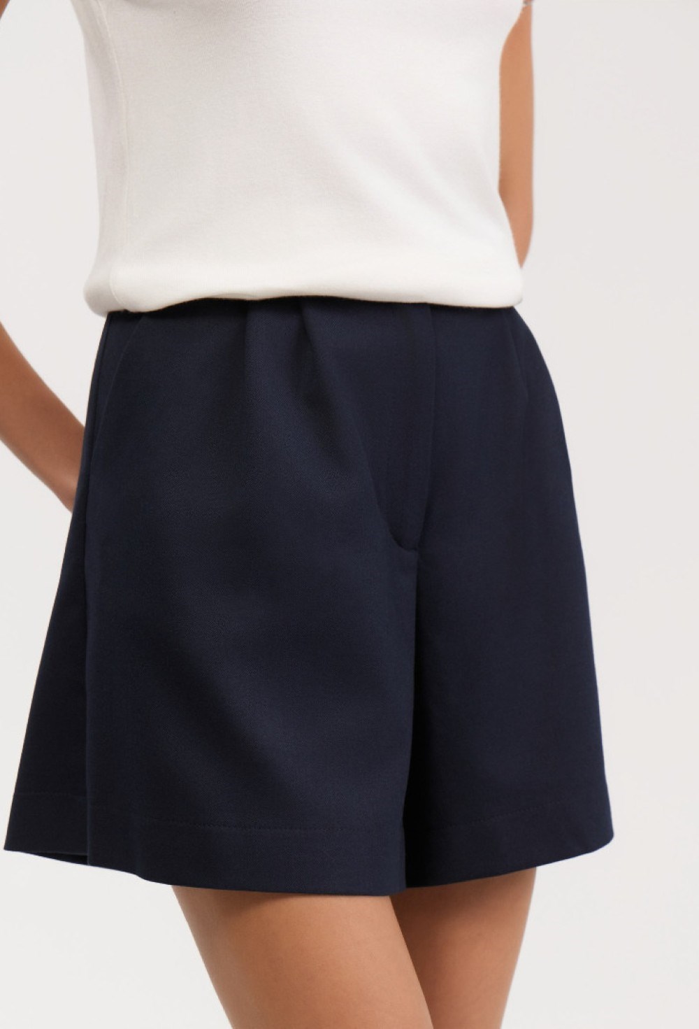 MIRA Shorts - photo 56164