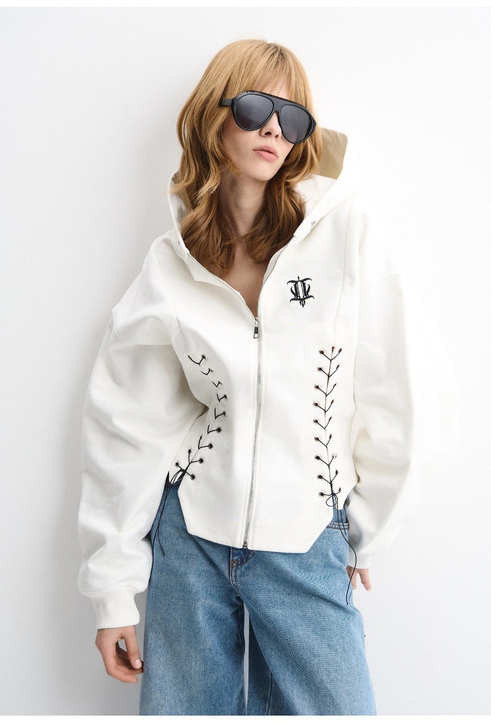 Hoodie with eyelets - photo 57898