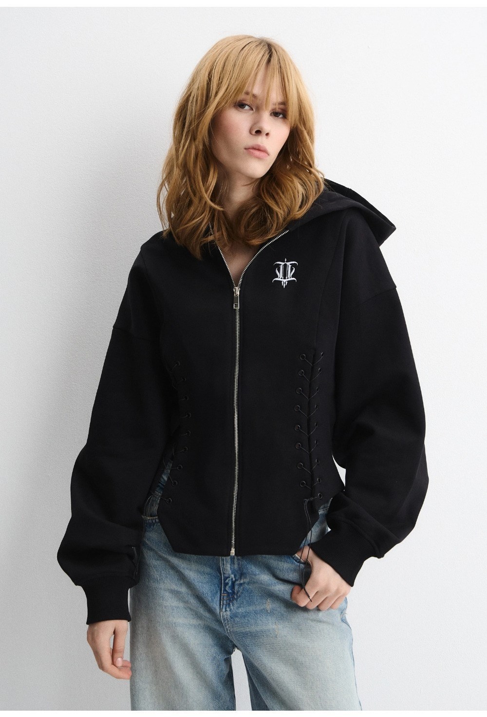 Hoodie with eyelets - photo 57904