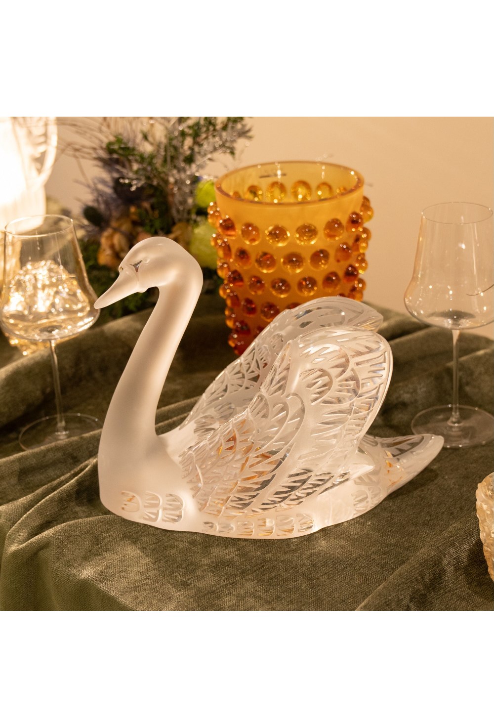 Swan head up sculpture - photo 58255