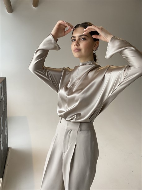 Silk blouse - photo 6425