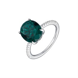 Cocktail ring with dark green crystal