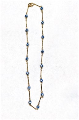 A chain with blue eyes