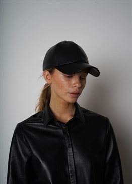 Leather baseball cap black