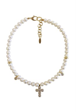 pearl choker with cross