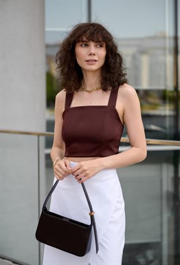 Silk top with elastic band