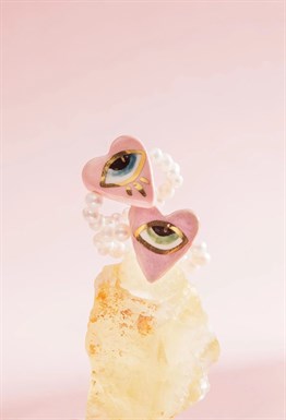 Pearl ring with porcelain heart