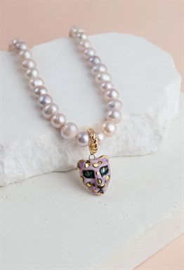 Large panther with pearls