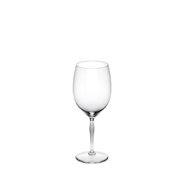 A glass of 100 POINTS Bordeaux