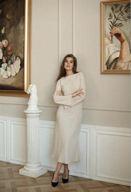 Dress with flared sleeves