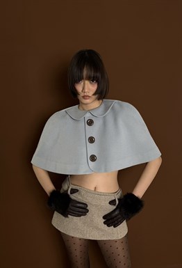 Dolly Short blue cape