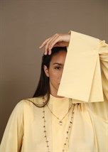 Blouse with accent cuffs - photo 10196