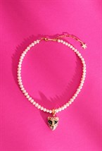 panther on pearl choker - photo 44561