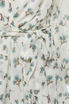 Light midi dress with floral print - photo 7762